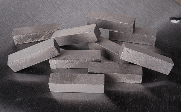 金剛石刀頭鋒利度和耐磨度相互制約的關(guān)系 金剛石刀頭鋒利度和耐磨度相互制約的關(guān)系