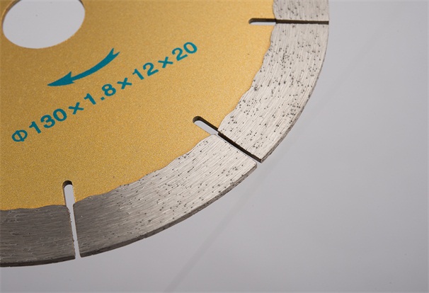 被微晶石鋸片切割后的微晶石還需要進(jìn)行哪些工序完成鋪貼呢？